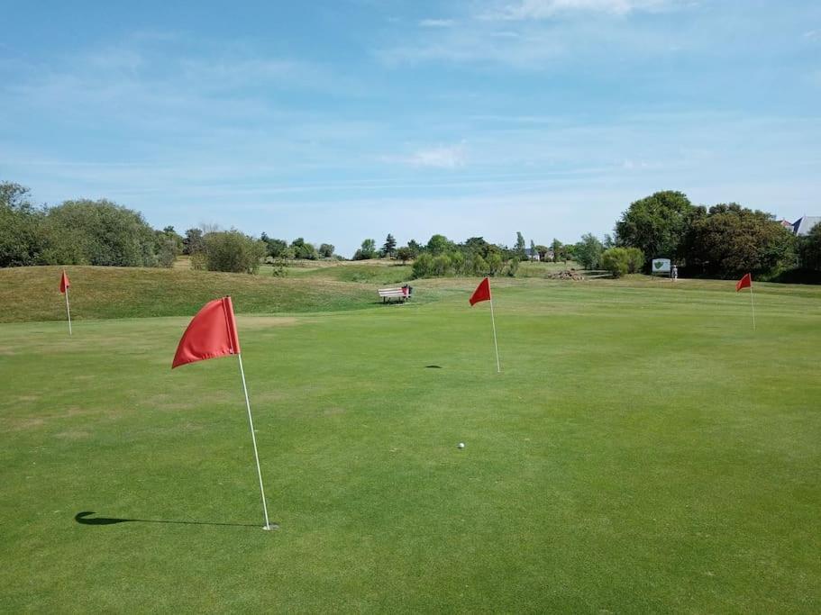 Charmant T2 Au Coeur Du Golf De Port Bourgenay Talmont-Saint-Hilaire エクステリア 写真